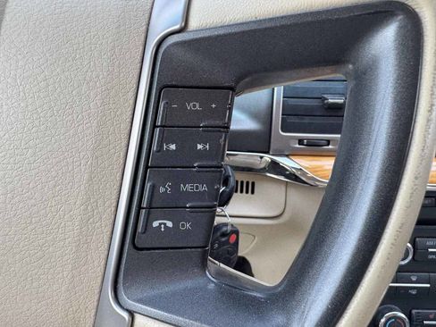Used 2011 Lincoln MKZ image 13
