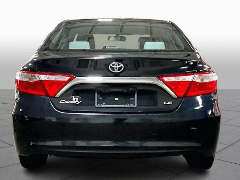 Used 2016 Toyota Camry LE image 4