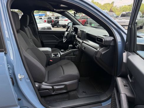 Used 2025 Toyota 4Runner SR5 AWD/4WD image 10