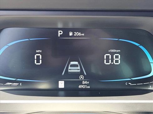 Certified 2025 Hyundai Elantra SE FWD image 11