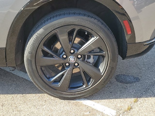 Certified 2022 Buick Envision Preferred FWD image 32