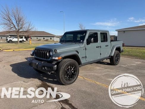 Used 2024 Jeep Gladiator Sport AWD/4WD image 1