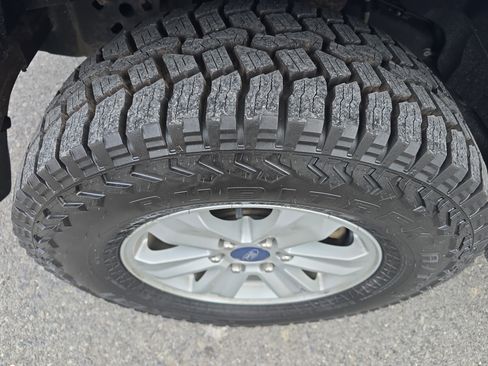 Used 2016 Ford F150 XLT image 11