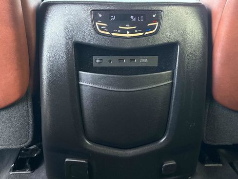 Used 2017 Cadillac Escalade Premium Luxury RWD image 18