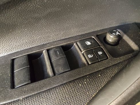 Used 2025 Toyota Corolla LE FWD image 27