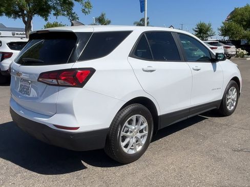 Used 2022 Chevrolet Equinox LS w/ LS Convenience Package FWD image 7