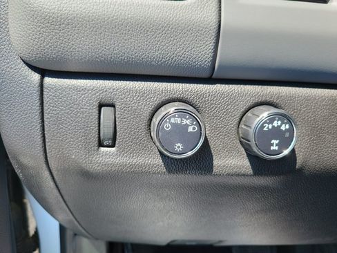 Used 2022 Chevrolet Colorado W/T w/ WT Convenience Package AWD/4WD image 16