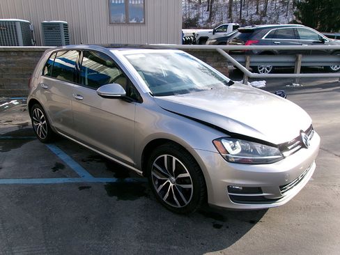 Used 2016 Volkswagen Golf SE w/ Lighting Package image 4