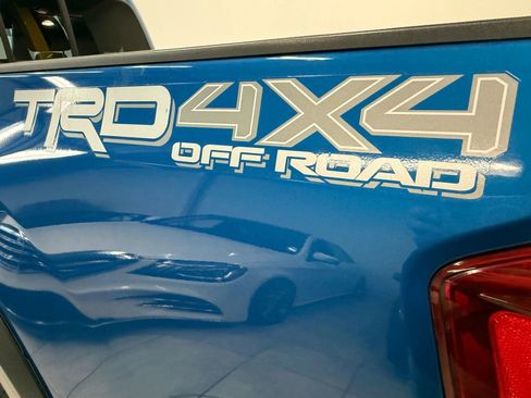 Used 2016 Toyota Tacoma TRD Off-Road w/ Towing Package image 14