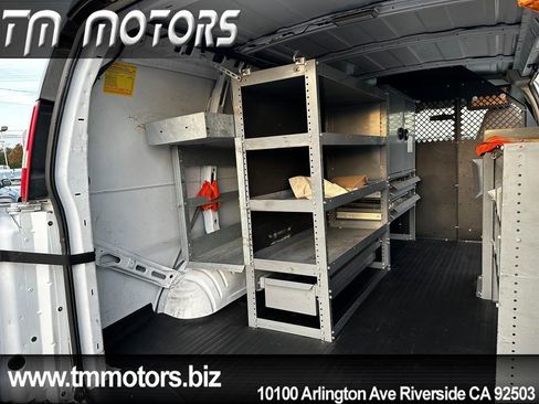 Used 2007 Chevrolet Express 2500 image 19