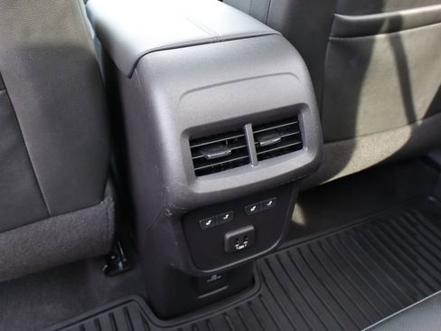 Used 2023 Chevrolet Equinox Premier image 41