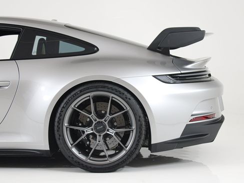 Used 2024 Porsche 911 GT3 RWD image 4