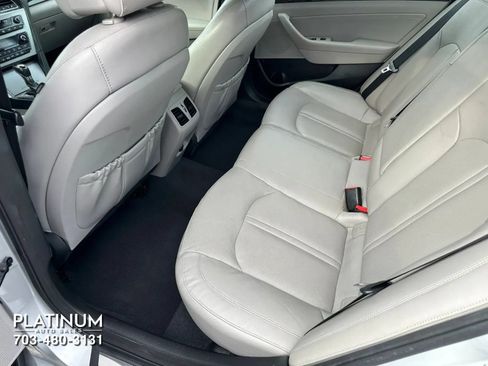 Used 2016 Hyundai Sonata Limited w/ Option Group 02 FWD image 13