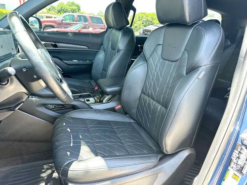 Used 2025 Kia Telluride EX X-Line AWD/4WD image 17