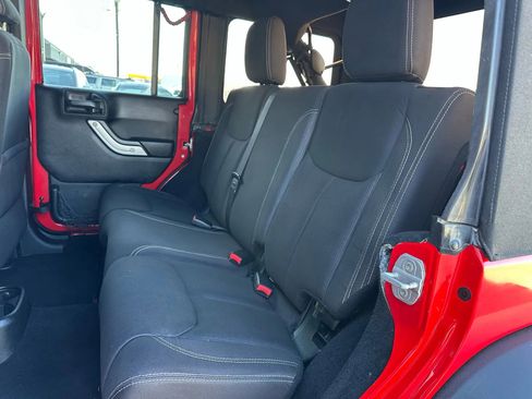 Used 2014 Jeep Wrangler Unlimited Rubicon w/ Connectivity Group image 19