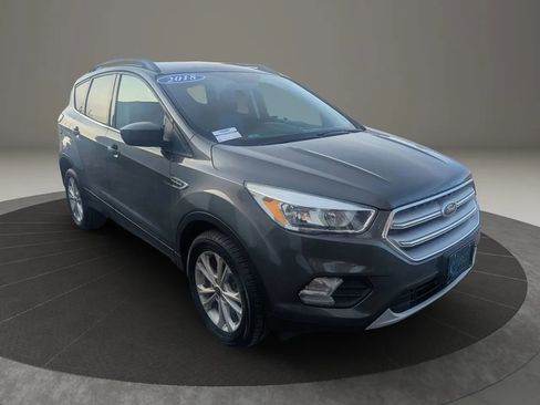 Used 2018 Ford Escape SE w/ SE Sync 3 Package image 3
