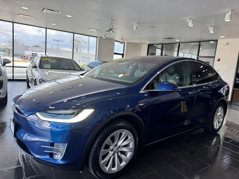 Used 2021 Tesla Model X Long Range image 2