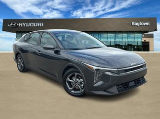 Used 2025 Kia K4 LXS video 1