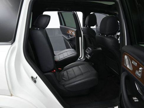 Used 2021 Mercedes-Benz GLS 580 4MATIC image 39