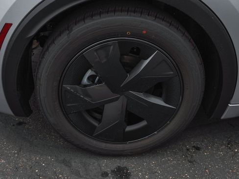 New 2026 Toyota Prius LE image 11