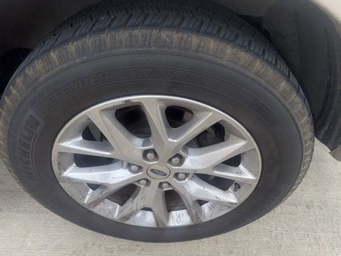 Used 2017 Ford Expedition Limited w/ Equipment Group 301A RWD image 12