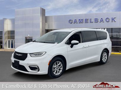 Used 2023 Chrysler Pacifica Touring-L