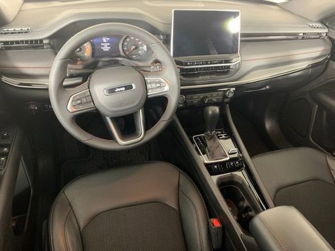 Used 2025 Jeep Compass Trailhawk image 22