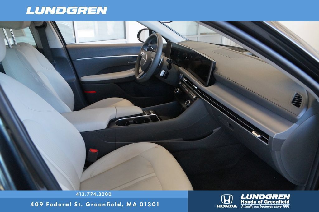 Used 2025 Hyundai Sonata SEL FWD image 32