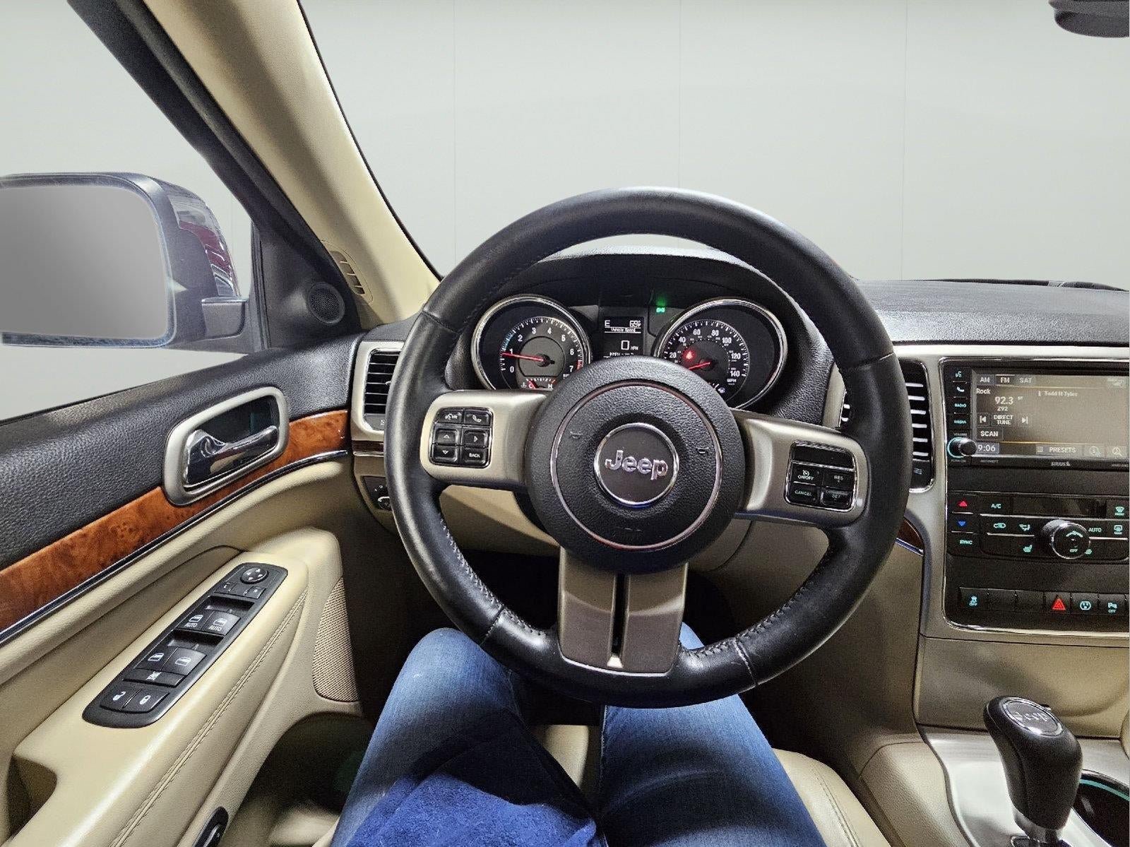 Used 2013 Jeep Grand Cherokee Limited AWD/4WD image 15