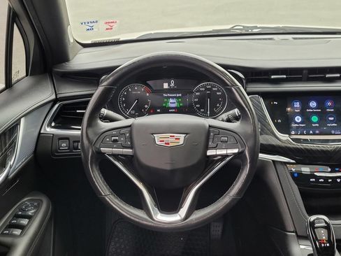 Used 2023 Cadillac XT6 Premium Luxury FWD image 13