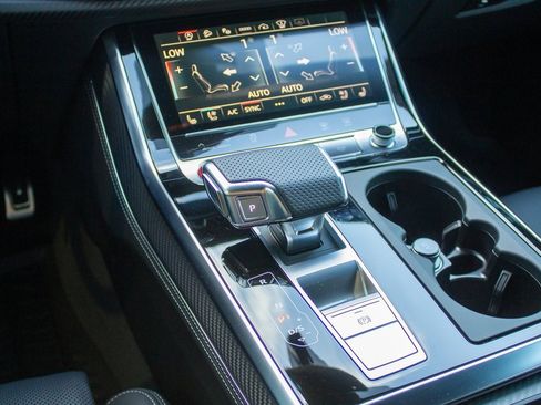 Used 2024 Audi SQ8 Prestige image 20