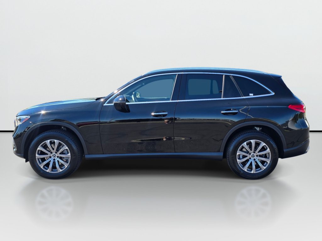 Used 2023 Mercedes-Benz GLC 300 4MATIC w/ Pinnacle Trim Package image 2
