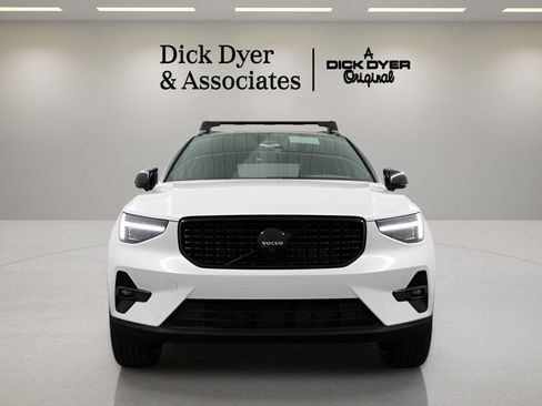 New 2026 Volvo XC40 B5 Ultra w/ Protection Package Premier image 7