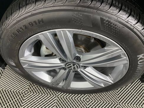 Used 2024 Volkswagen Jetta SE w/ Panoramic Sunroof Package image 9