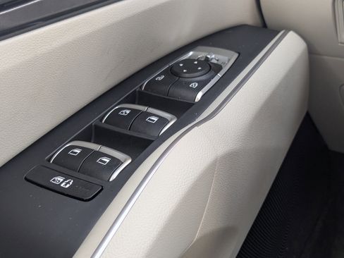 Certified 2023 Kia Sorento S image 41