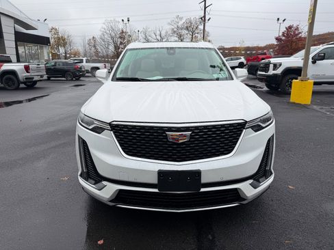 Used 2024 Cadillac XT6 Premium Luxury image 8