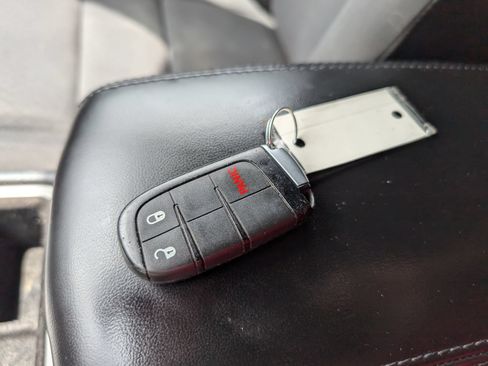 Used 2020 Jeep Grand Cherokee Laredo RWD image 24