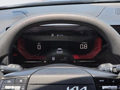 Used 2025 Kia K4 FWD image 15