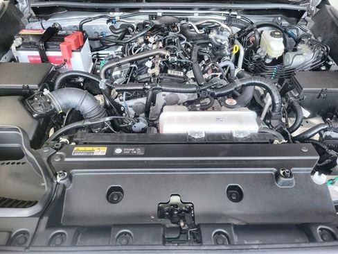 Certified 2025 Toyota 4Runner SR5 AWD/4WD image 25