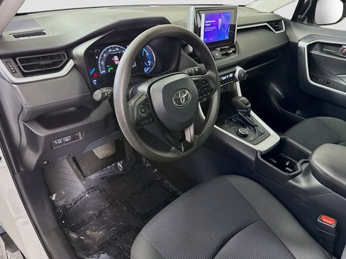 Used 2024 Toyota RAV4 LE AWD/4WD image 22
