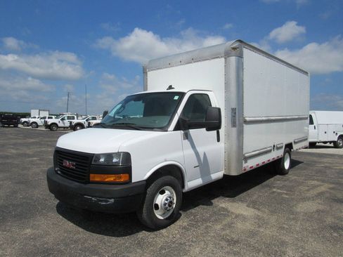 Used 2021 GMC Savana 3500 Extended w/ Power Convenience Package RWD image 7