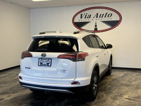 Used 2018 Toyota RAV4 XLE AWD/4WD image 9