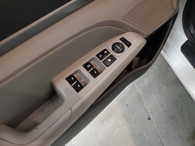 Used 2017 Hyundai Elantra SE FWD image 13