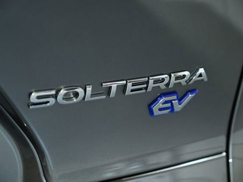 Used 2025 Subaru Solterra Premium w/ Premium Package image 12