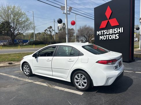Used 2023 Toyota Corolla LE FWD image 9