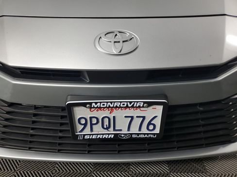 Used 2025 Toyota Camry LE FWD image 10