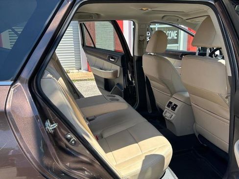 Used 2019 Subaru Outback 3.6R Limited AWD/4WD image 23