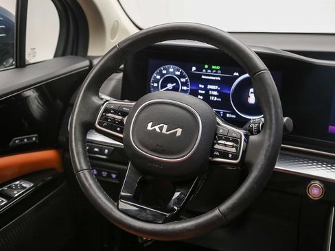 Used 2024 Kia Carnival SX Prestige FWD image 16