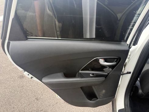 Used 2019 Kia Niro S Touring FWD image 19