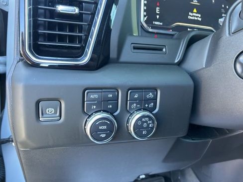 Used 2025 GMC Sierra 1500 Denali image 17